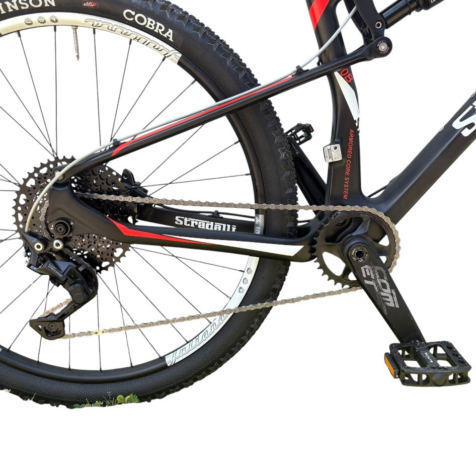 Red/ Black 650/ 27.5 MTB 17in