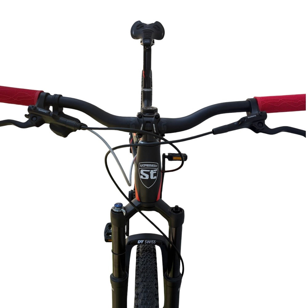 Red/ Black 650/ 27.5 MTB 17in