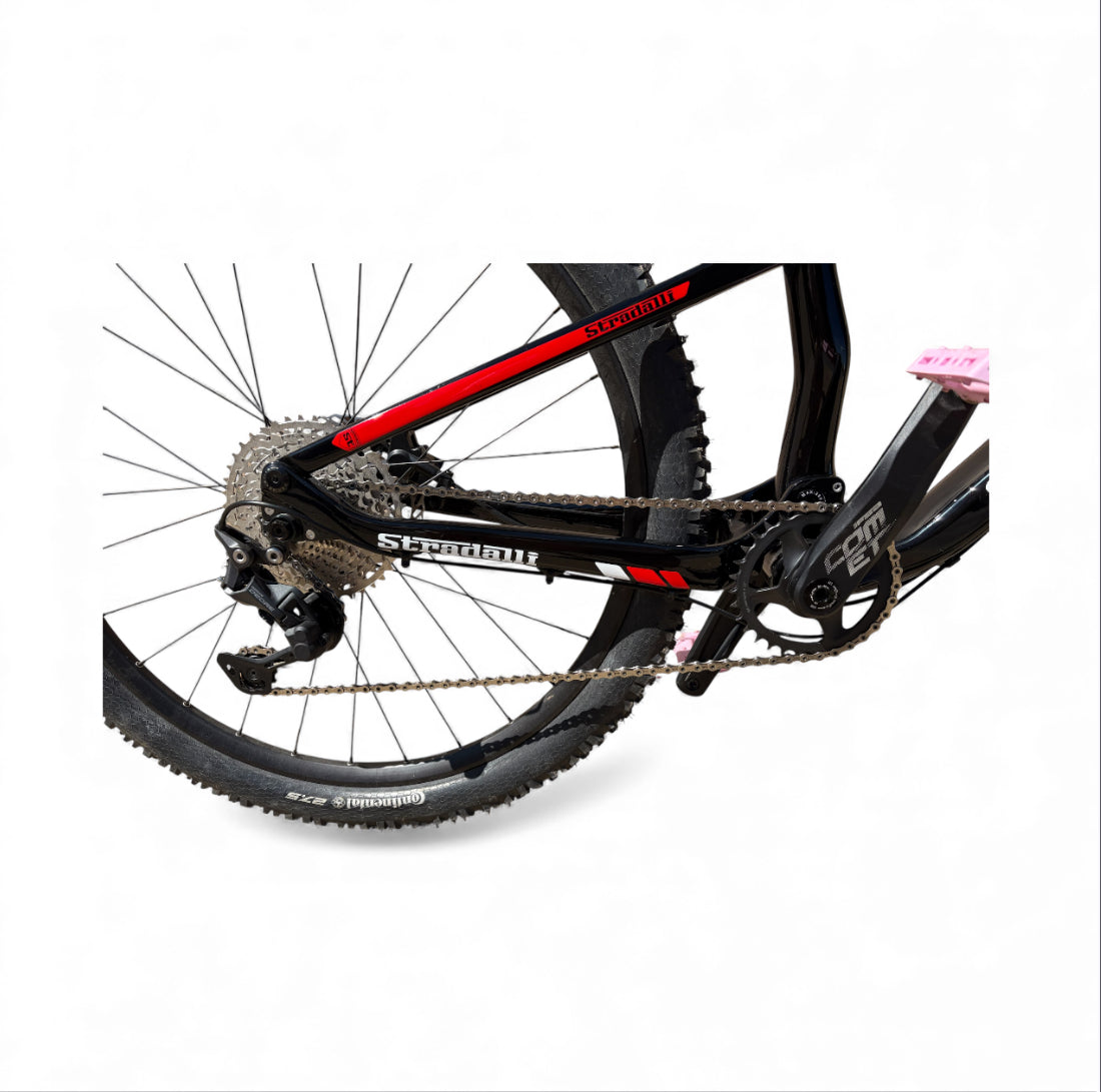 Red/ Black 650/ 27.5 MTB 19in